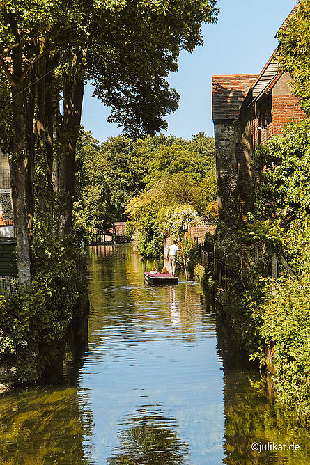 Fluss Great Stour mit Gondelfahrer