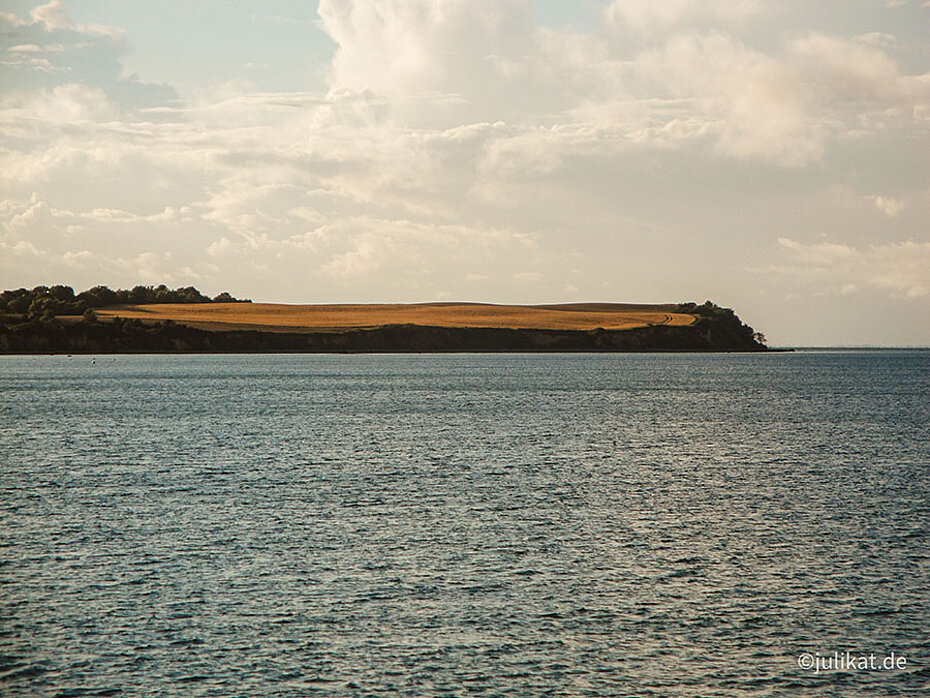 Blick auf Meeressteilküste