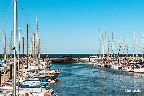 Segelboote und Yachten